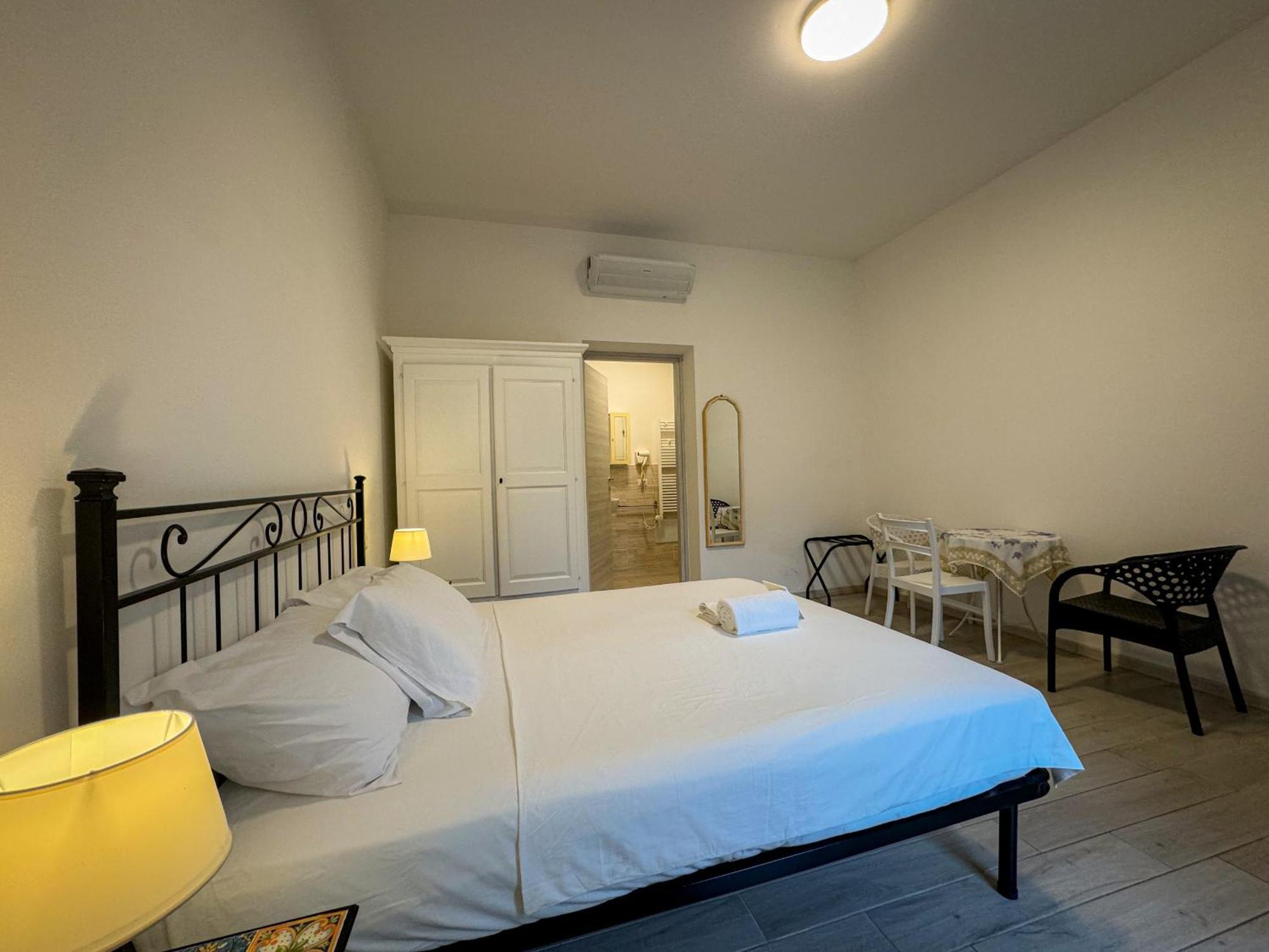Sg Rooms - Casa Laura Песк'єра-дель-Гарда Екстер'єр фото